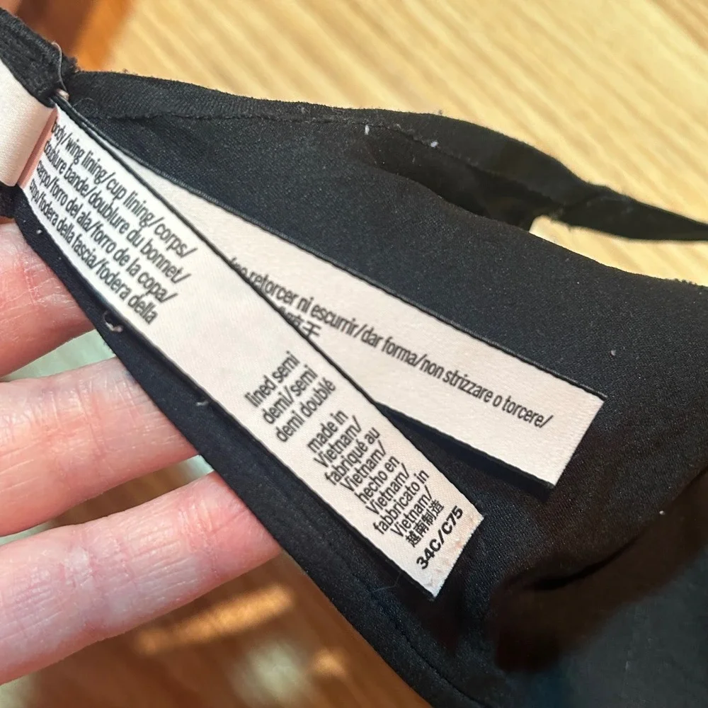 Victoria's Secret T-Shirt Bra Black Wireless Lightly Lined Seamless 34C